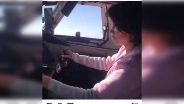 Rus Pilot sevgilisini kokpite aldı, yolcu uçağının kontrolünü verdi