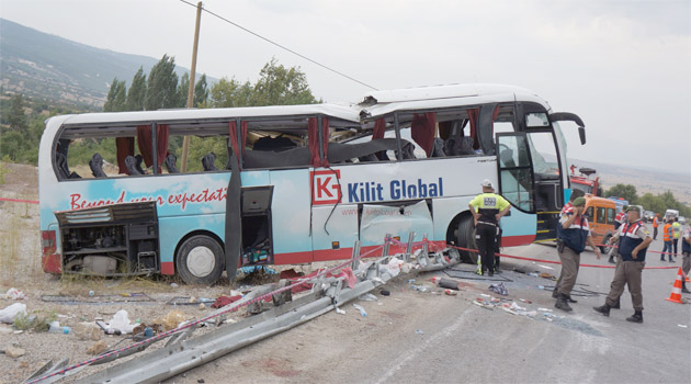 Denizli’de tur otobüsü kaza yaptı: Üçü Rus dört turist öldü 