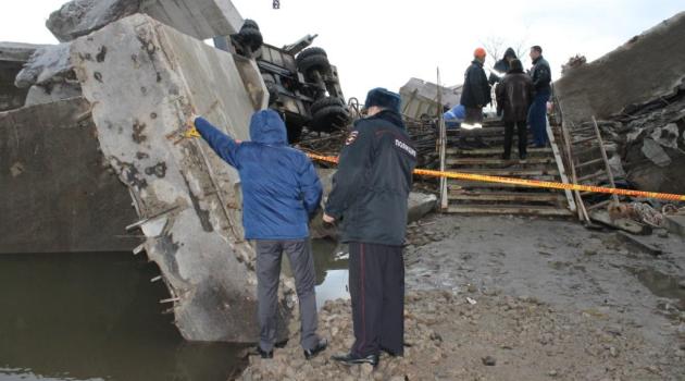 Rusya’da eski köprü çöktü: 4 ölü, 2 yaralı