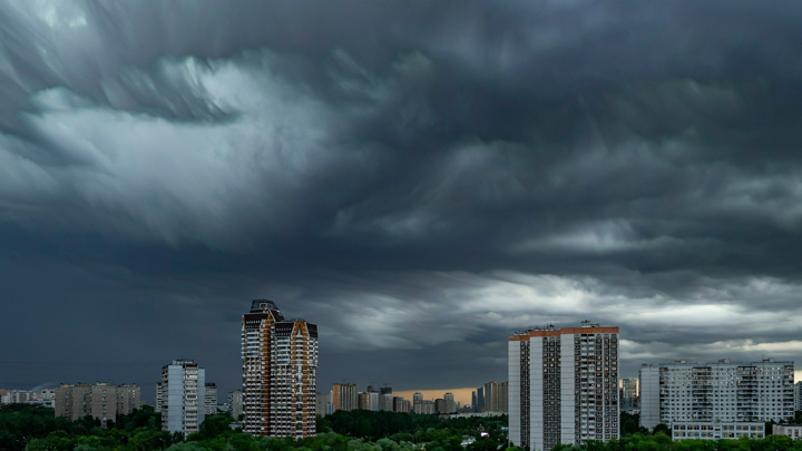Meteorolojiden Moskova ve çevresinde şiddetli yağmur ve fırtına uyarısı