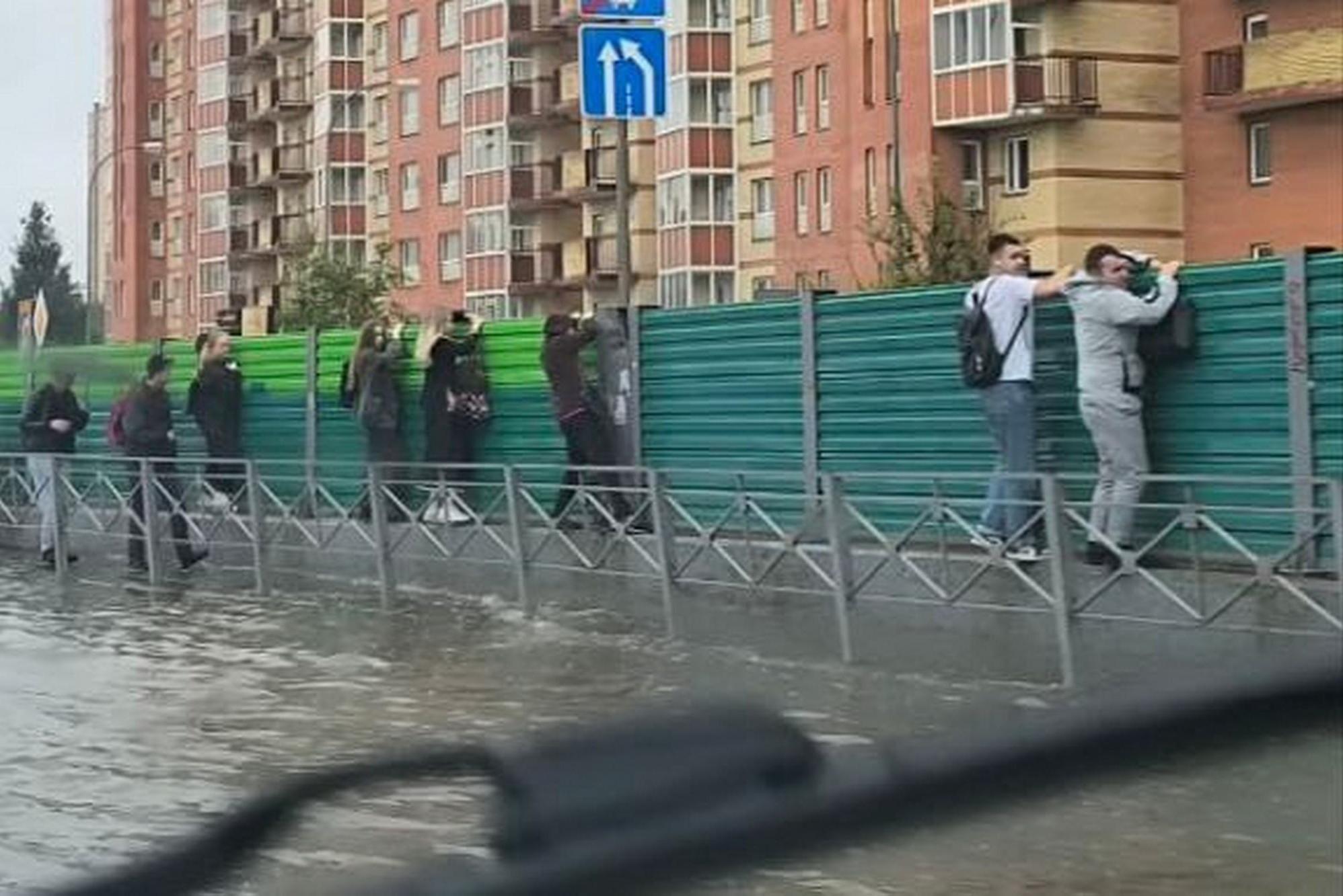 Moskova Tropik Fırtınayla Sarsıldı: Tarihi Yağışlar Şehri Felç Etti