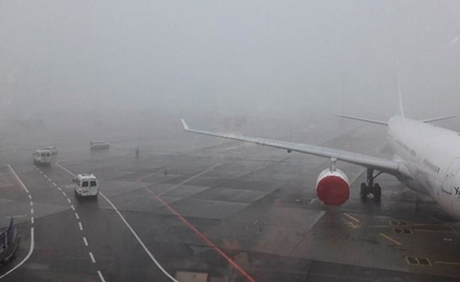 Moskova’da sis engelinde 2’inci gün: 70 uçuş ertelendi