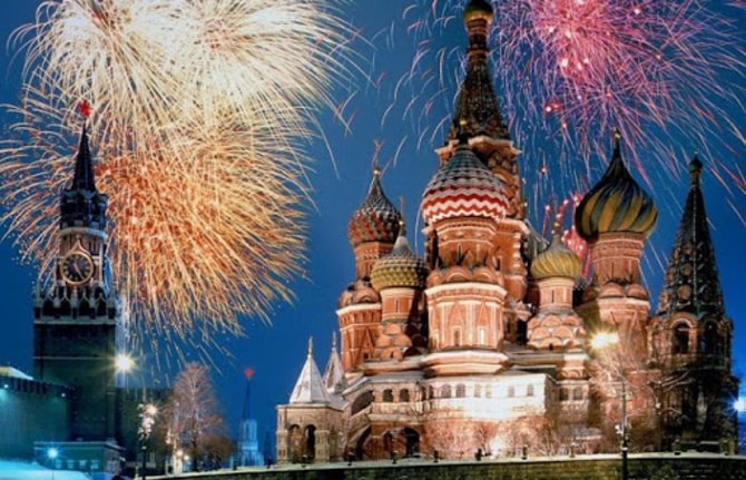 Moskova’da yeni yıl kutlamaları; Kızıl Meydan’a girişler sınırlı, bazı caddeler trafiğe kapalı