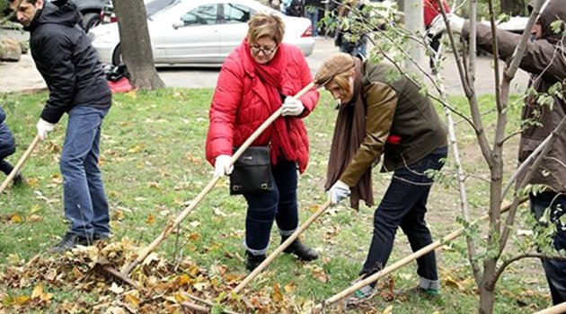 Odessa Başkonsolosu İstanbul Parkı’nın temizliği için seferber oldu