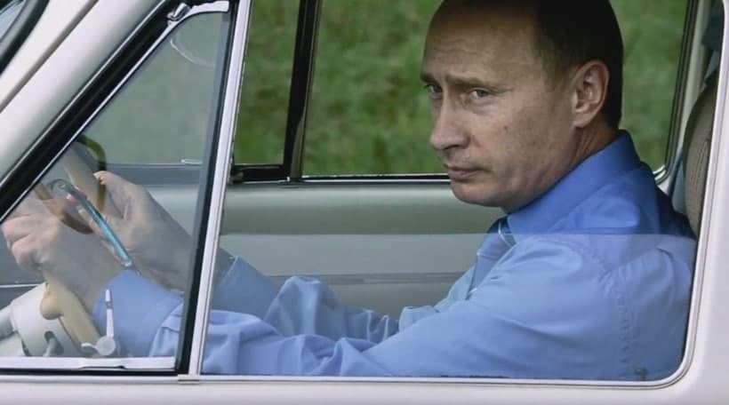 Putin: 1990'lı yıllarda mecburen taksicilik de yaptım