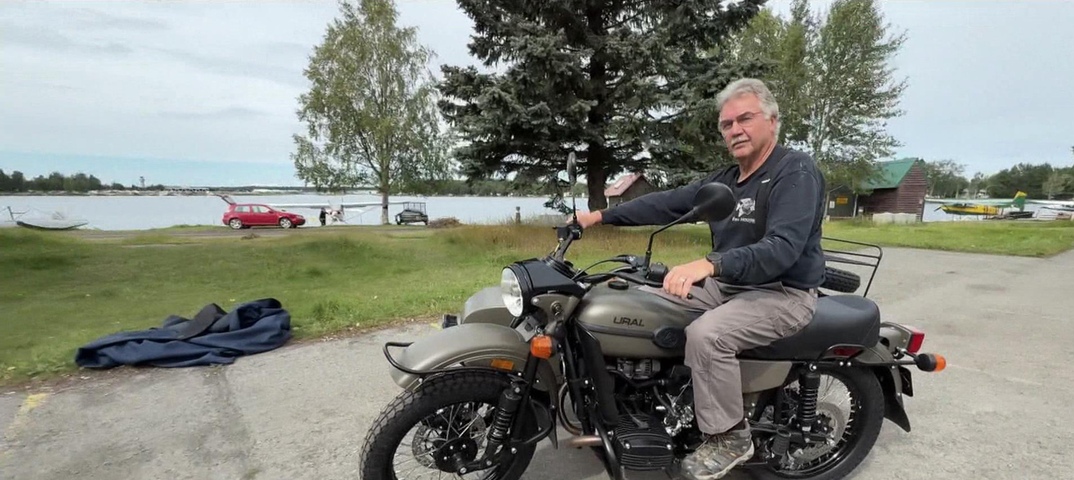 Putin, Alaska’daki Bir Motosiklet Tutkununa "Ural" Hediye Etti