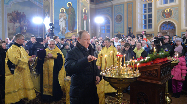 Putin, Noel’i vatandaşlarla birlikte Turginovo köyünde kutladı