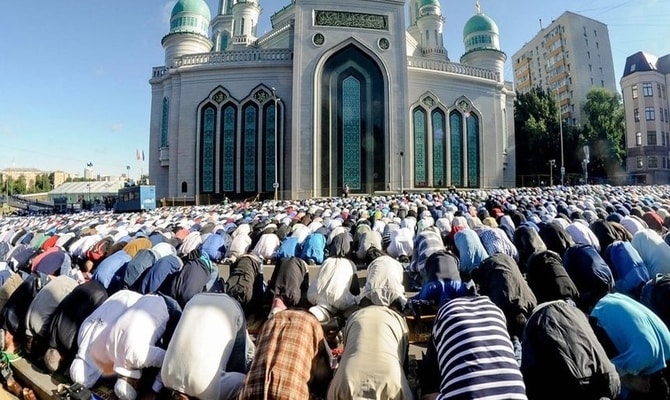 Putin, Müslümanlara seslendi; Bayramı evde kutlayın