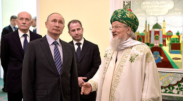 Putin Ufa Merkez Camii'ni ziyaret etti, cami sayısındaki artıştan memnun