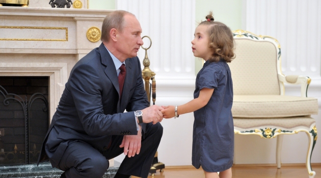 Putin-Berlusconi aracı oldu; Küçük Vera’ya İtalyan kızın kalbi takıldı