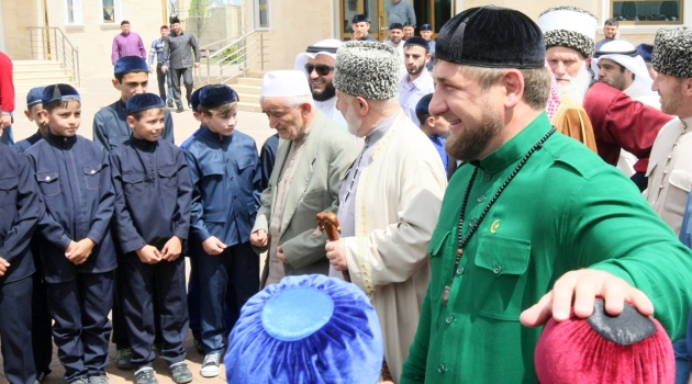 Çeçen lider Kadirov, Grozni’de Hafız Okulu açtı