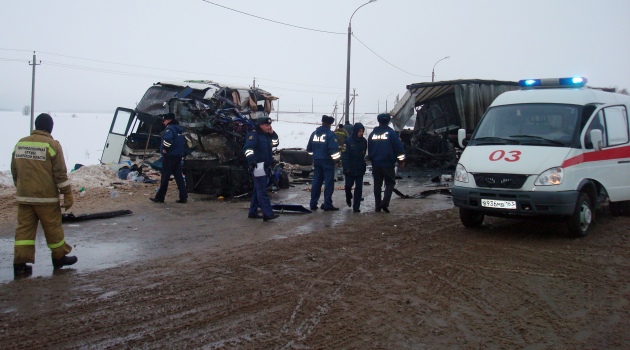 Rusya’da TIR otobüse girdi: 1 ölü, 10 yaralı