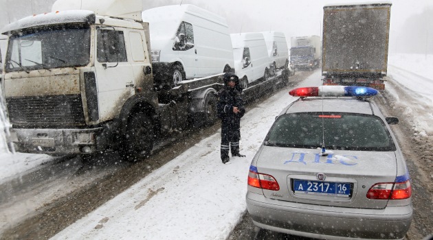 Moskova Bölgesi’nde kamyonlara gündüz trafiğe çıkmak yasak