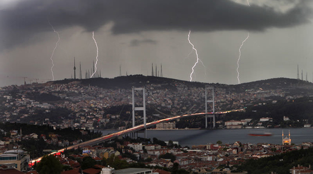 Rusya Dışişleri, kötü hava şartlarında uçağı İstanbul’a indirmeyi başaran Ukraynalı pilotu Rusya’ya davet etti