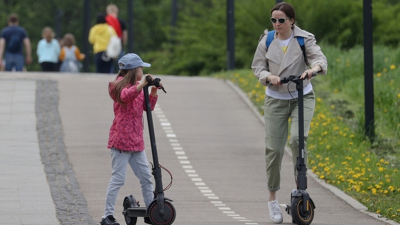 Rusya, Elektrikli Scooter ve Diğer Mobil Araçlara Yaş Sınırı Getiriyor