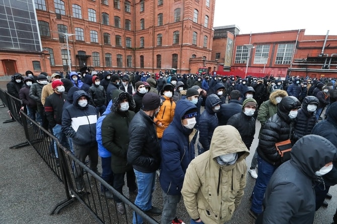 Rusya’da muhalefet, salgından dolayı ülkelerine dönen göçmenlerin Rusya'ya dönüşünün kısıtlanmasını önerdi
