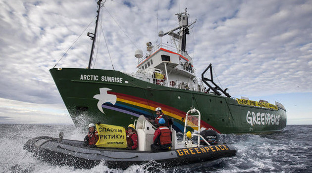 Serbest bırakılan Greenpeace gemisi 10 ay aradan sonra Rusya’dan ayrıldı