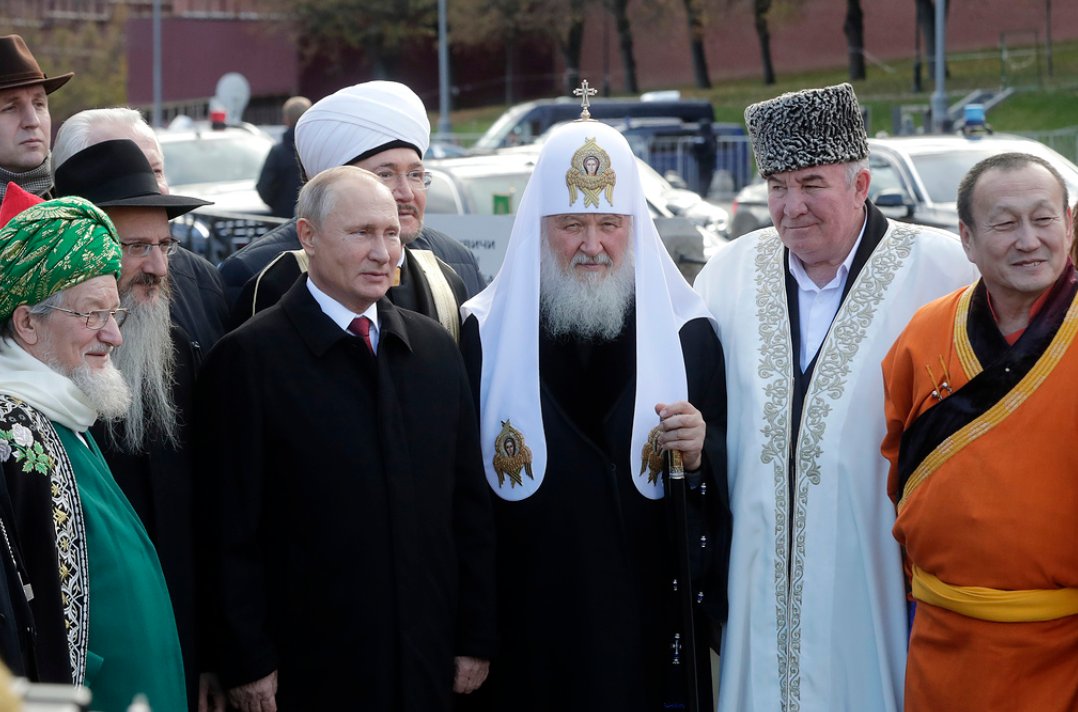 Rusya Anayasa'sında Tanrı’dan bahsedilmesi tartışmasına Müslümanlar da katıldı