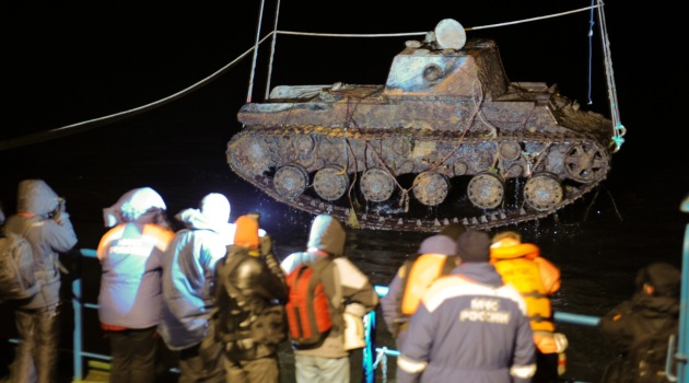 Neva nehrinden İkinci Dünya Savaşı’ndan kalma tank çıktı 