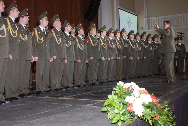 Kızıl Ordu Van için konser verdi