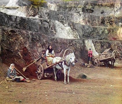 Bakalski Maden ocağında işçiler 1910 / Ural bölgesi Satka nehri yakınlarında 