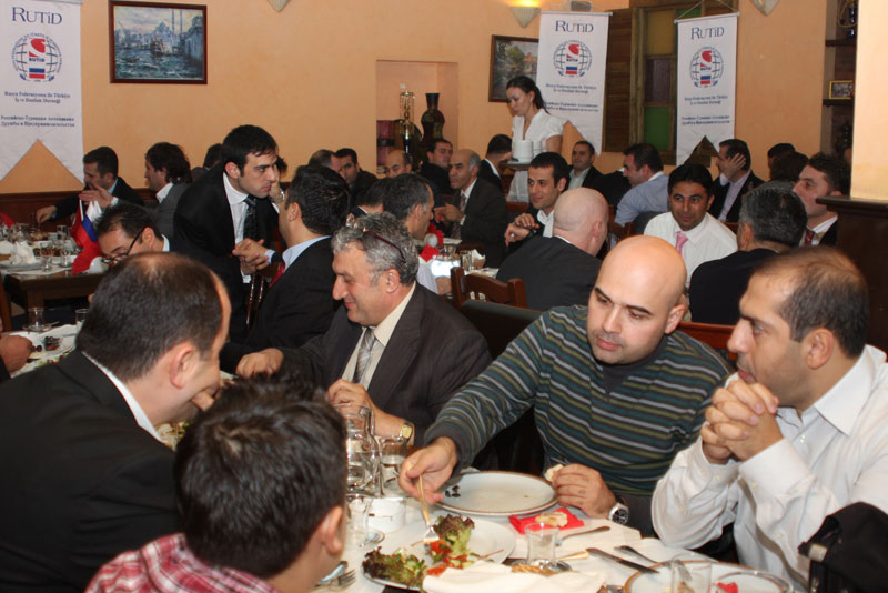 İşadamları RUTİD'in iftarında buluştu; Rusya ekonomisi iyi yolda