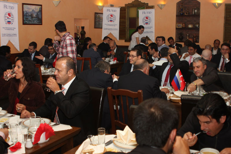 İşadamları RUTİD'in iftarında buluştu; Rusya ekonomisi iyi yolda