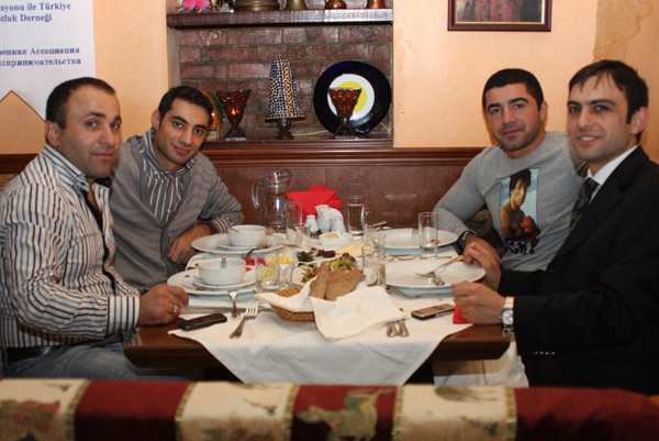 İşadamları RUTİD'in iftarında buluştu; Rusya ekonomisi iyi yolda