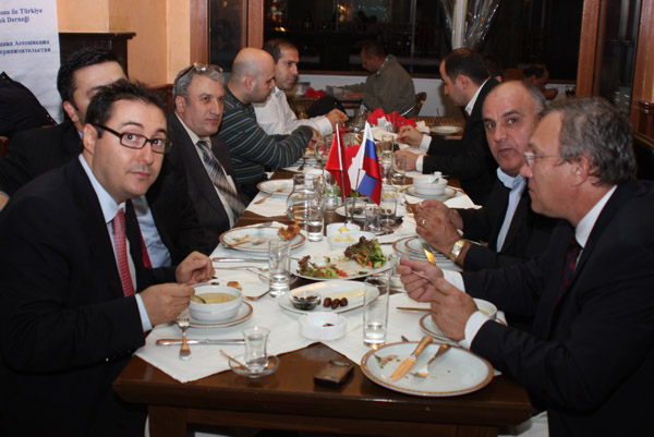 İşadamları RUTİD'in iftarında buluştu; Rusya ekonomisi iyi yolda