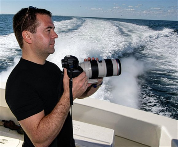 Medvedev fotoğrafçılıkla uğraşıyor