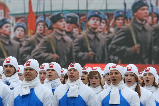 Rusya 7 Kasım'ı kutladı