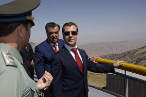 Tacikistan Rusya’dan 300 milyon dolar üs parası istedi
