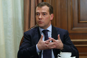 Medvedev: Berlin duvarının yıkılmasının ardından oluşan ümitler karşılanmadı