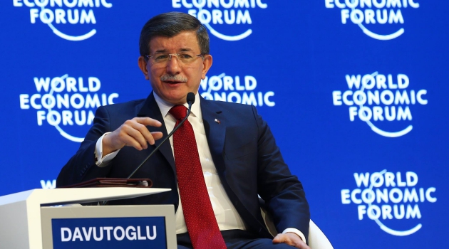 Davutoğlu: Rusya, Suriye'de destek verdiğimiz ılımlı güçleri vuruyor