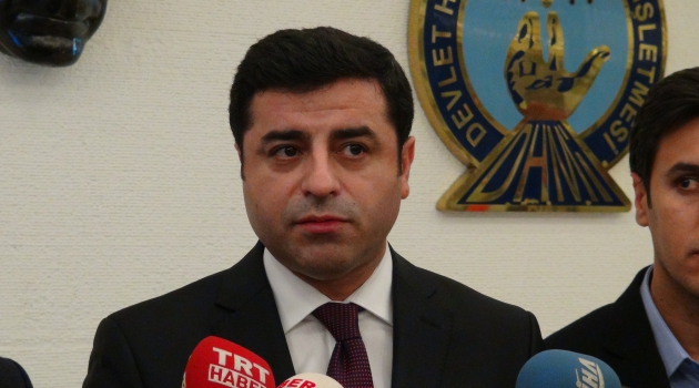 Demirtaş: Rus uçağı düşürmenin tek bir faydasını söylesinler, özür dileyeceğim