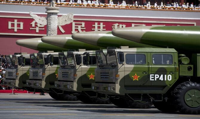 Bloomberg: ABD istihbaratı Çin'in füzelerinin yakıt yerine suyla dolu olduğuna inanıyor