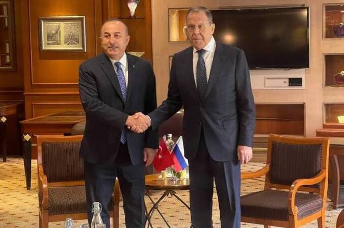 Çavuşoğlu, Lavrov ile Hindistan’da görüştü