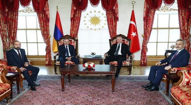 Ermenistan Lideri Yıllar Sonra Türkiye'de: Erdoğan İle Görüştü