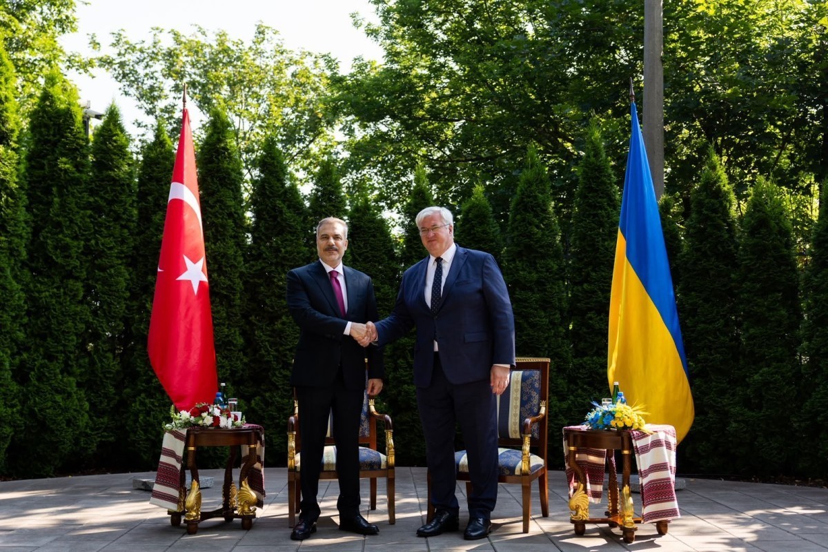 Fidan'dan Kiev'de Tarihi Açıklama: Türkiye Ukrayna'ya Kradeniz'de Güvenlik Garantisi Verdi