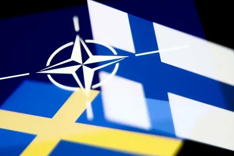 Finlandiya ve İsveç NATO'ya resmi başvuruyu yaptı