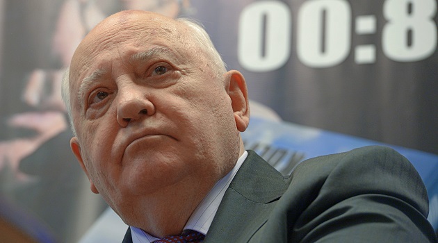 Gorbaçov: Rusya, NATO'nun güçlenmek istemesine ciddi tepki vermeli