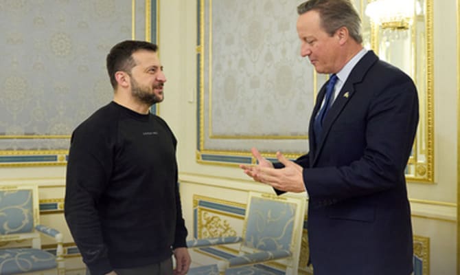 İngiltere Dışişleri Bakanı ilk ziyaretini Kiev’e yaptı