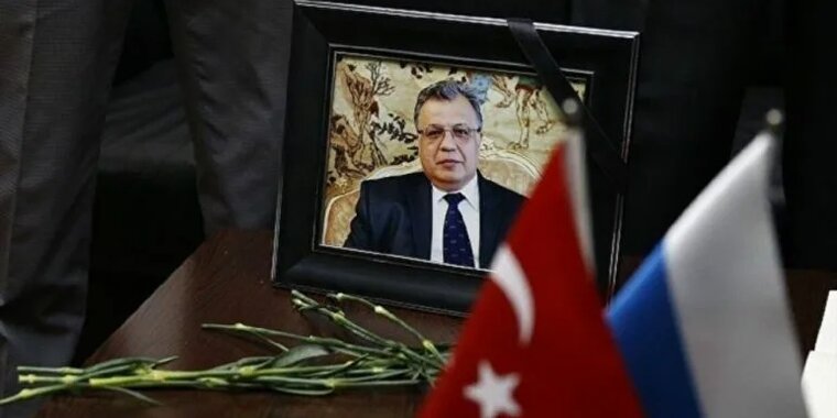 Karlov suikastı davasında karar ertelendi