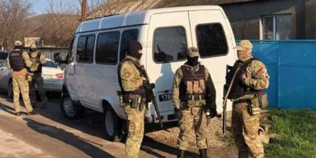 Kırım'da doğalgaz boru hattına sabotaj iddiasıyla yasaklı Kırım Tatar Meclisi üyesi beş kişi gözaltına alındı