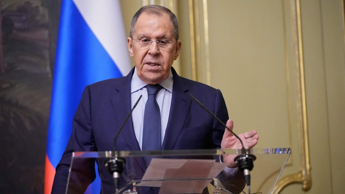 Lavrov: Avrupa Ukrayna’ya Asker Sokarsa Bu, NATO ile Savaş Anlamına Gelir