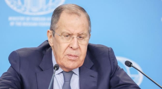 Lavrov: BM'nin köklerine dönmek için Batı'nın "Rusya'ya ve hukuka karşı başlatılan savaşın kaybedileceğini" anlamalı