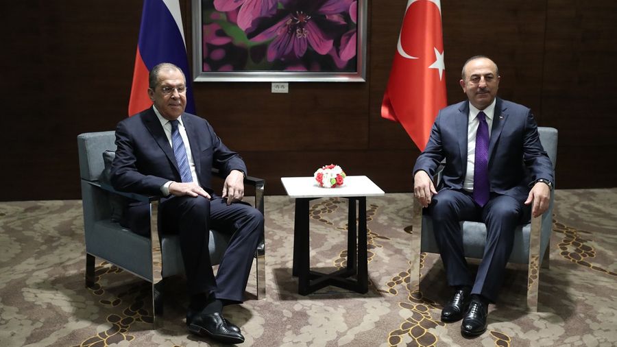 Lavrov: Türkiye ile Resmi pasaport ve tır şoförlerine yönelik vizenin kaldırılması sorununu çözeceğiz