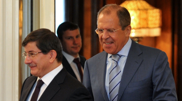 Davutoğlu, Lavrov'la görüştü; Ukrayna ve bölgesel sorunlar ele alınıyor