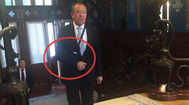 Rusya Dışişleri Bakanı Sergey Lavrov kolunu incitti