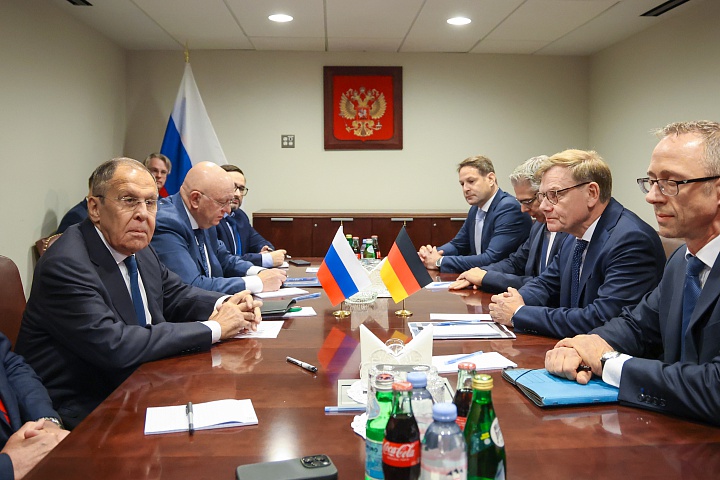 Lavrov'dan 4 Yıl Sonra İlk: Alman Mevkidaşıyla Görüştü
